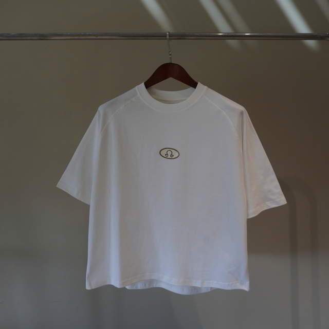 áo thun boxy dáng rộng logo in cao thành nhabachtuoc