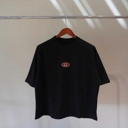áo thun boxy dáng rộng logo in cao thành nhabachtuoc